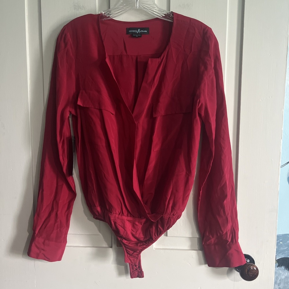 Guess Silk Red Solid Long Sleeve V-Neck Wrap Bodysuit Button XS Lux Chic